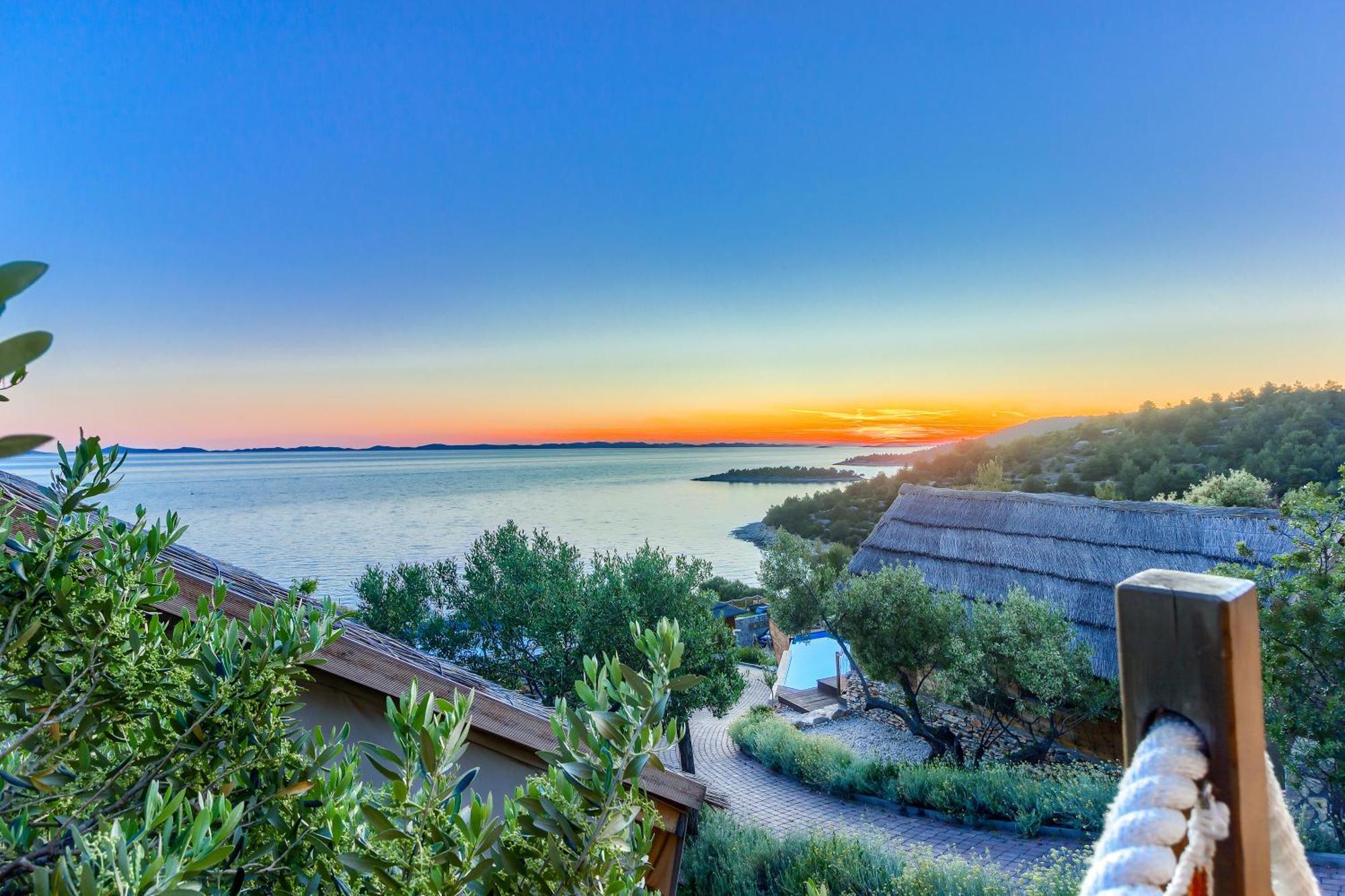 Golden Haven Luxe Glamp Resort Murter Exterior photo
